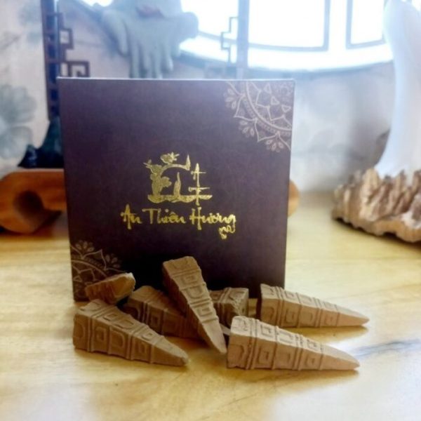 Combo Thưởng Trầm - 1 Hộp nụ trầm hương - 1 Lư xông