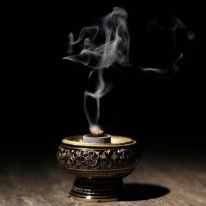 ngửi mùi trầm hương có tốt không