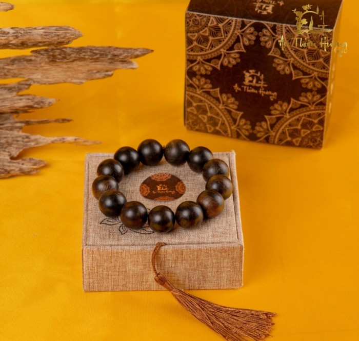 vòng trầm hương có bao nhiêu hạt