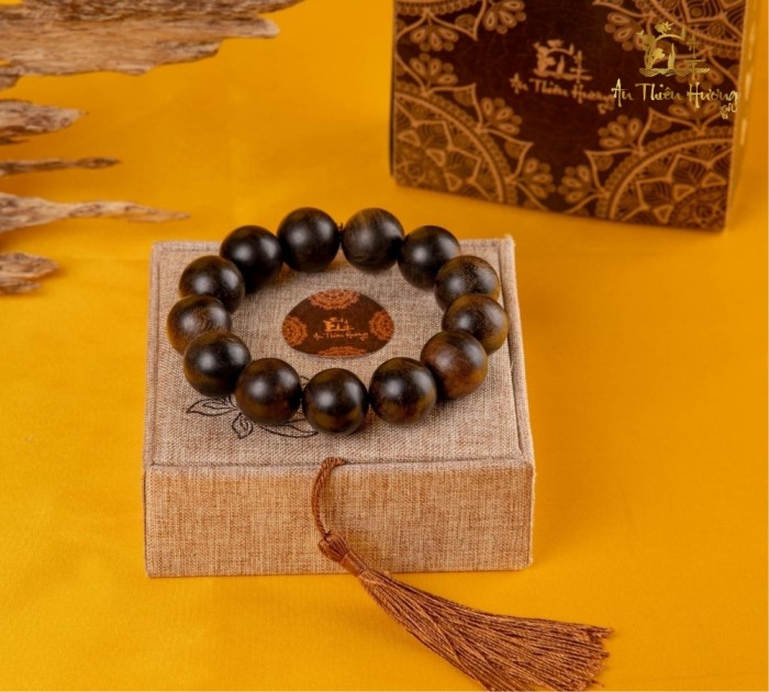 vòng trầm hương indonesia