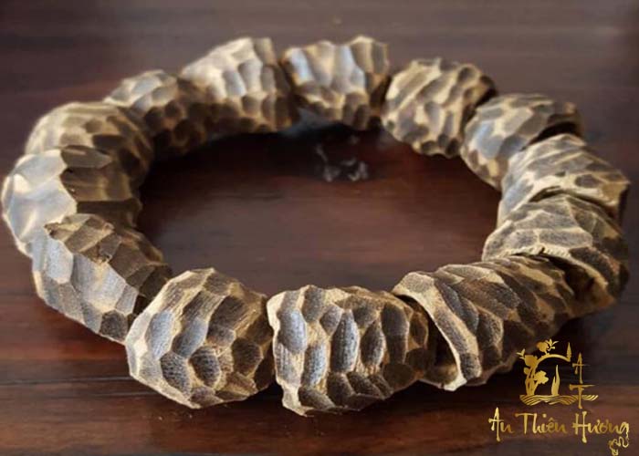 Giá trầm hương mắt tử rơi vào vài triệu và thậm chí lên đến vài trăm triệu